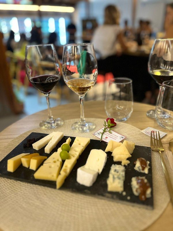 Cata de quesos y vinos